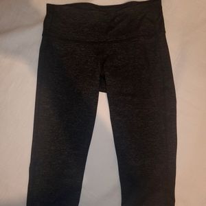 Athleta sz XS Black/Grey Heathered Capri Leggings